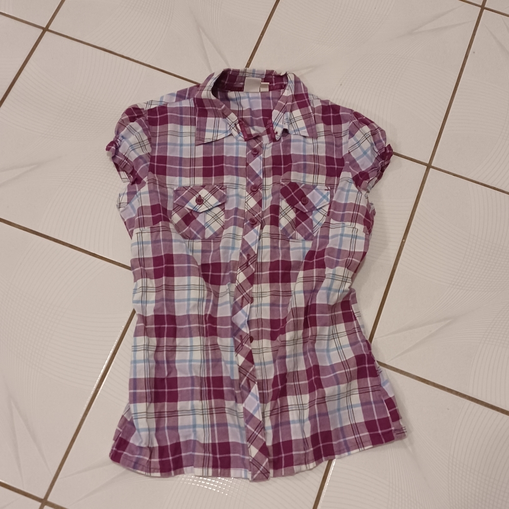 4/$40 Plaid Fitted Blouse - Size Small - Picture 7 of 9